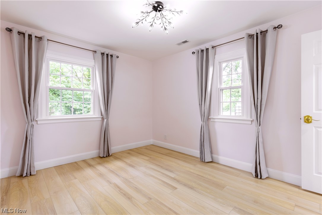 3531 Edison Road Cleveland, OH 44121 - Photo 13 of 22 Gallery Image 13