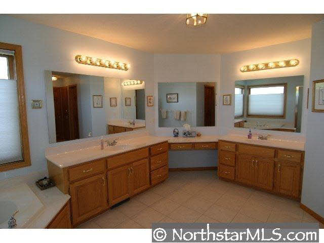 4120 Lakeridge Road Chanhassen, MN 55331 - Photo 8 of 10 Gallery Image 8