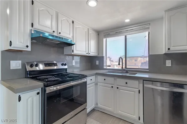 $1,200 | 2200 Venus Avenue, Unit C, North Las Vegas, NV 89030