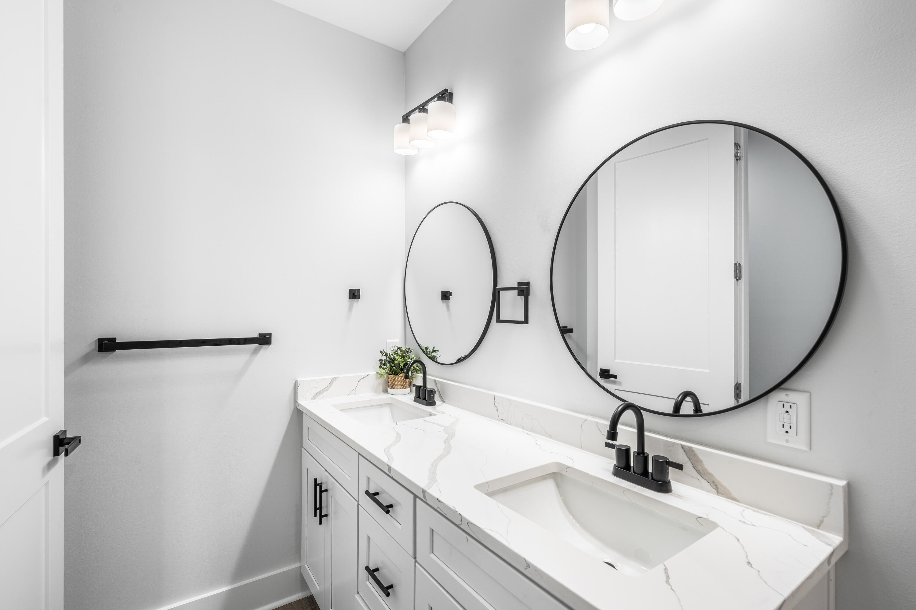13308 Front Beach Road Panama City Beach, FL 32407 - Photo 50 of 68 3rd Floor Hall Bathroom