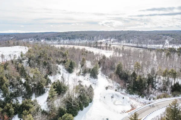 $99,900 | 9 Commons Drive, Lewiston, ME 04240