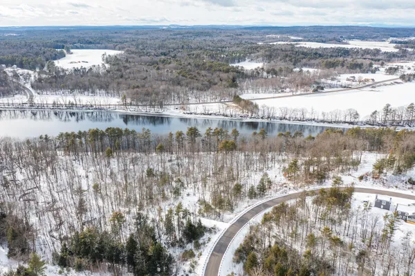 $99,900 | 9 Commons Drive, Lewiston, ME 04240