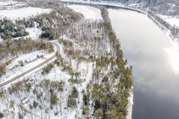 $99,900 | 9 Commons Drive, Lewiston, ME 04240