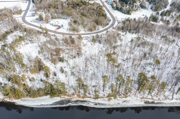 $99,900 | 9 Commons Drive, Lewiston, ME 04240