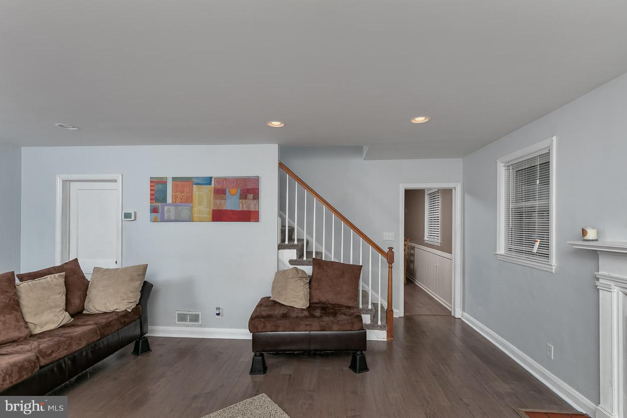 1185 Granville Road Baltimore, MD 21207 - Photo 14 of 41 Living Room