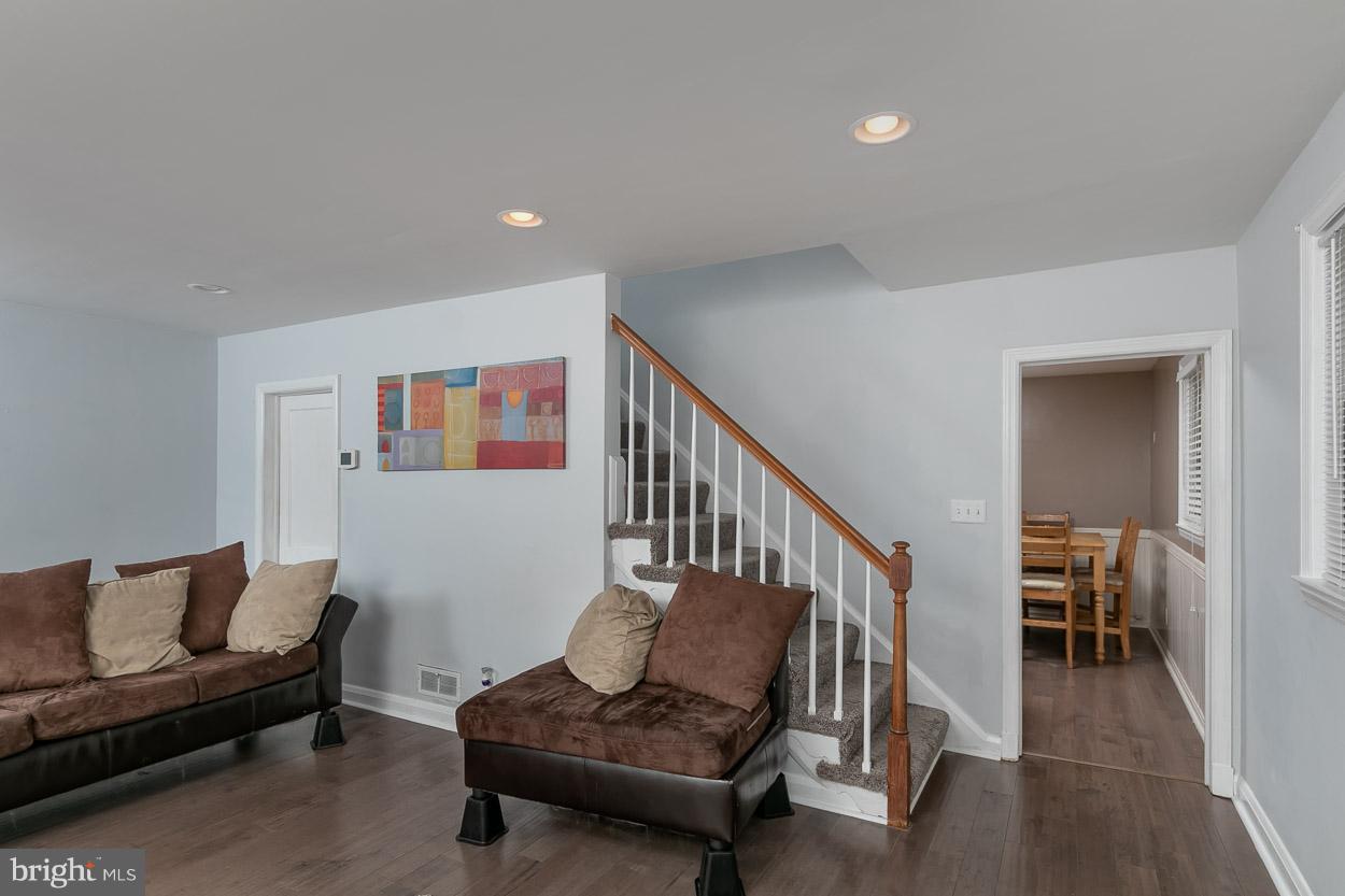 1185 Granville Road Baltimore, MD 21207 - Photo 16 of 41 Living Room