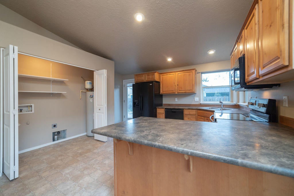 16477 Riley Drive La Pine, OR 97739 - Photo 6 of 26 PhotoMyListing-10