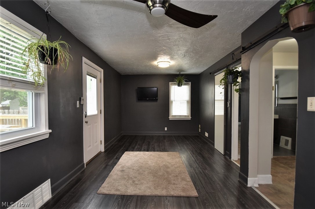 1422 Mayfield Ridge Road Cleveland, OH 44124 - Photo 6 of 27 Family Room
