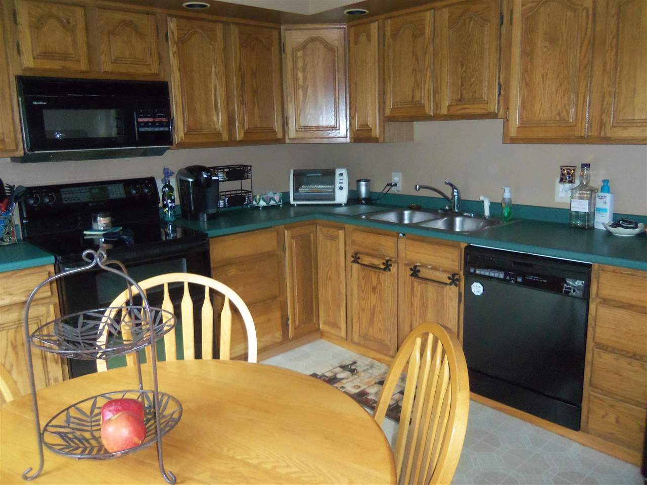 10 3rd Street Rochester, NH 03867 - Photo 3 of 19