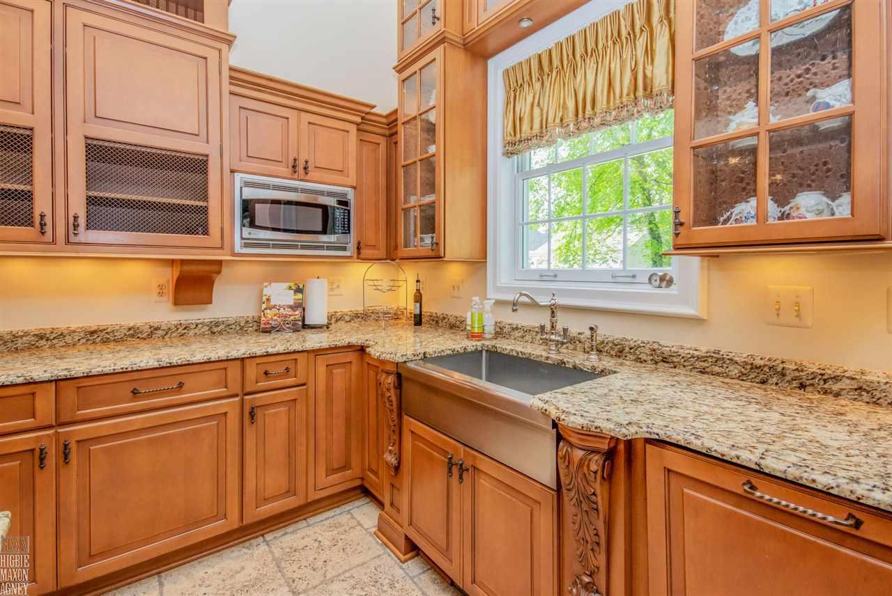 1015 Yorkshire Road Grosse Pointe Park, MI 48230 - Photo 8 of 40