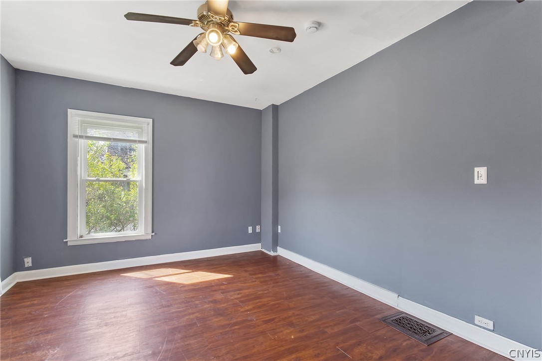 125 Kensington Road Syracuse, NY 13210 - Photo 9 of 44
