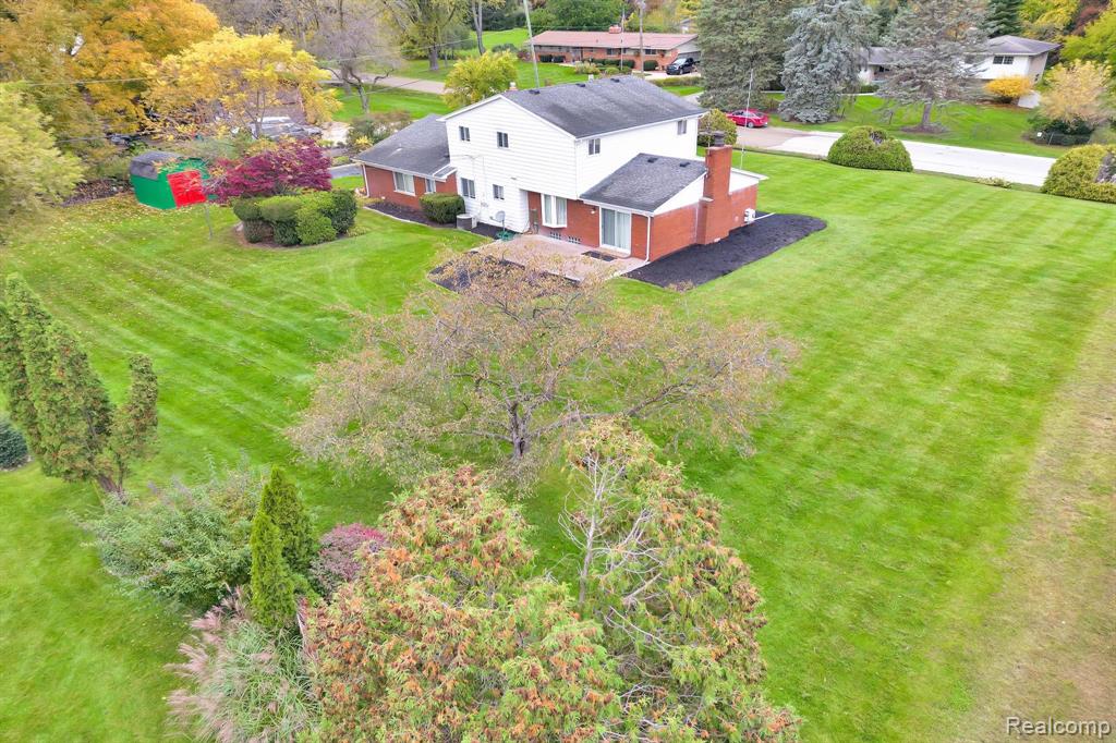 1011 Stellma Lane Rochester Hills, MI 48309 - Photo 7 of 58