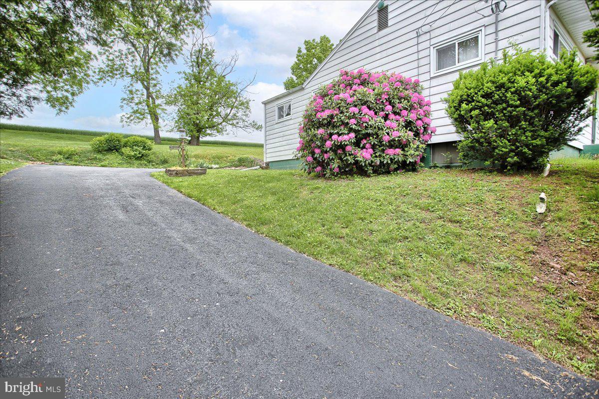 1038 Matamoras Road Halifax, PA 17032 - Photo 5 of 38