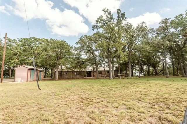 $950,000 | 722 Storey Road, Nocona, TX 76255