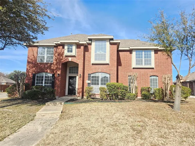 $379,900 | 6902 Amesbury Lane, Rowlett, TX 75089