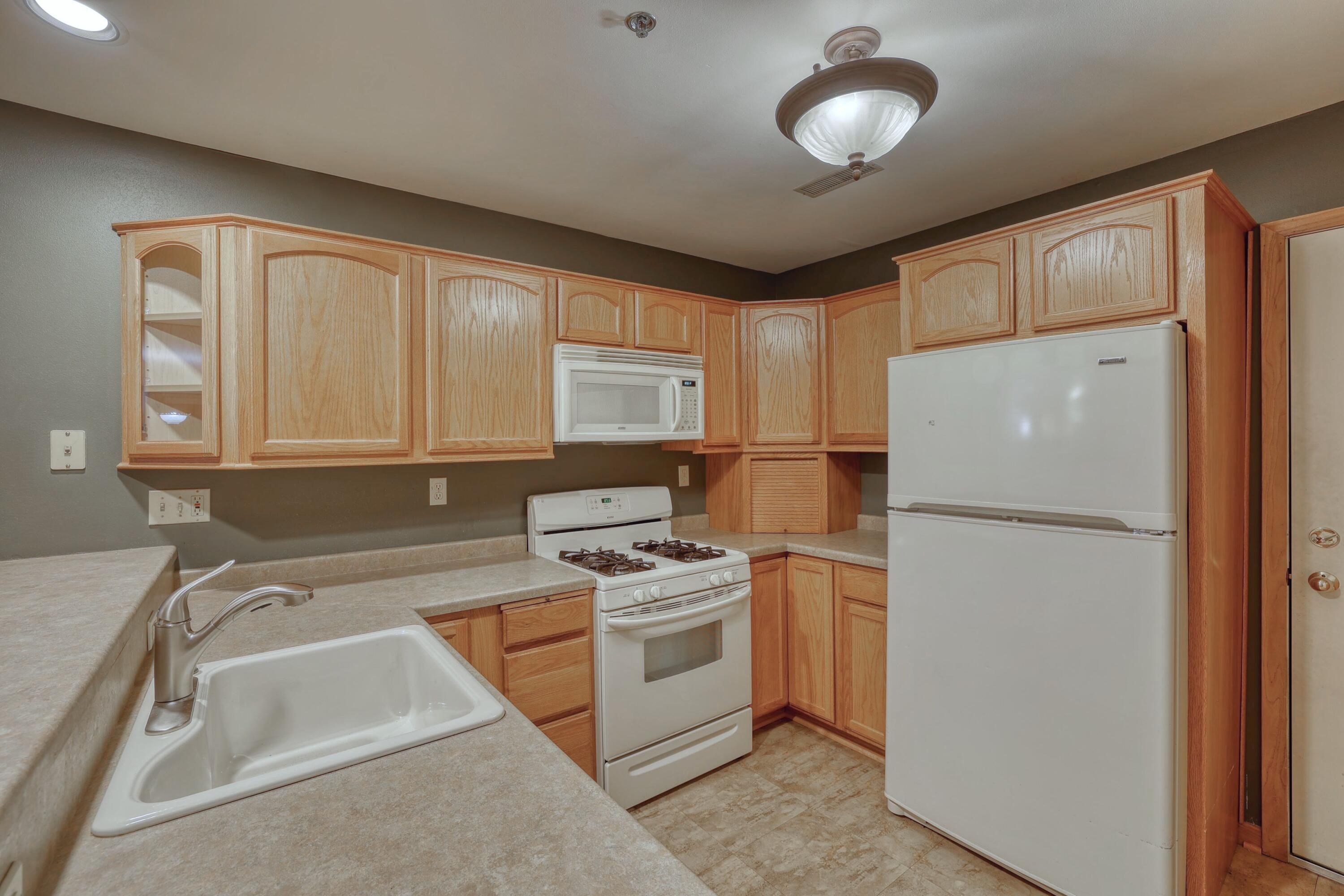18275 Brookfield Lake Drive, Unit 93 Brookfield, WI 53045 - Photo 11 of 25 Kitchen 3