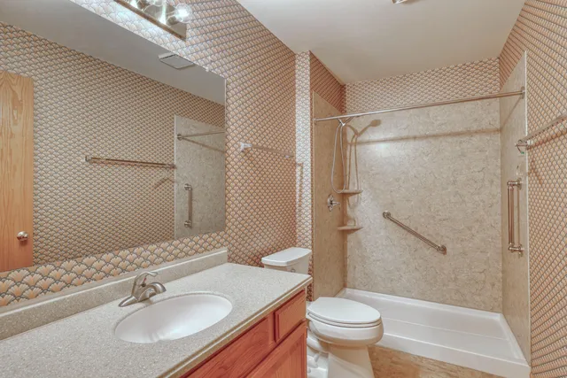 $274,000 | 18275 Brookfield Lake Drive, Unit 93, Brookfield, WI 53045