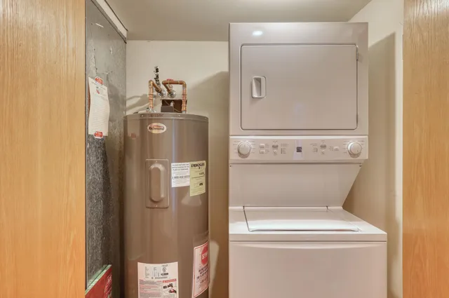 $274,000 | 18275 Brookfield Lake Drive, Unit 93, Brookfield, WI 53045