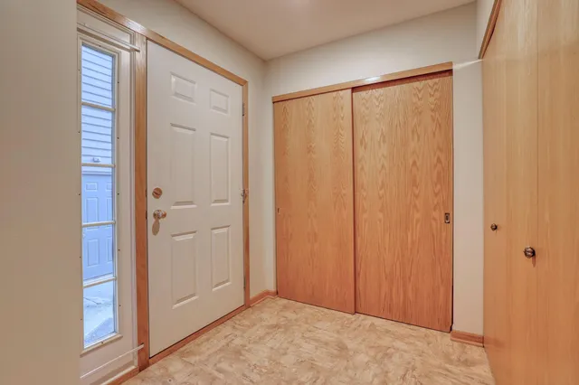 $274,000 | 18275 Brookfield Lake Drive, Unit 93, Brookfield, WI 53045