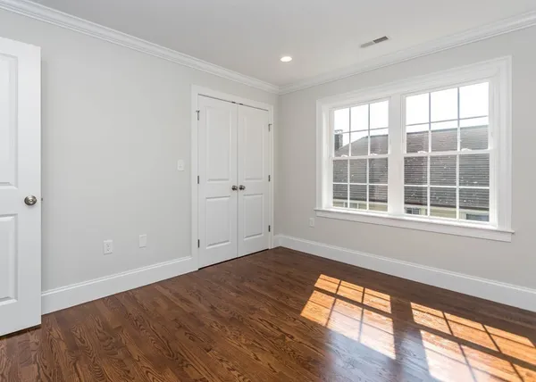 $5,100 | 33 Eddy Street, Unit 1, Waltham, MA 02453
