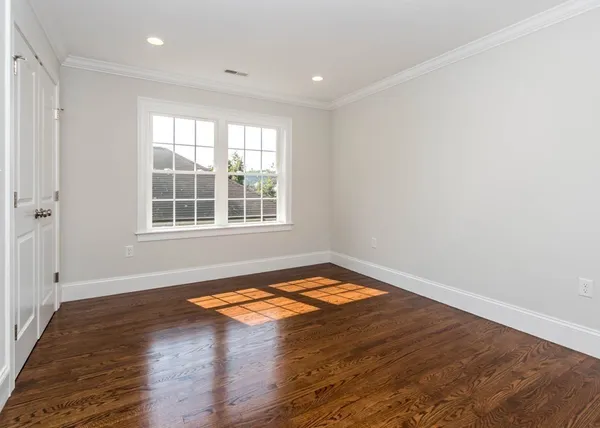 $5,100 | 33 Eddy Street, Unit 1, Waltham, MA 02453