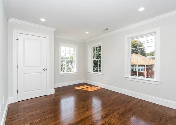 $5,100 | 33 Eddy Street, Unit 1, Waltham, MA 02453