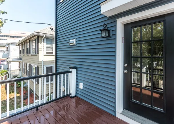 $5,100 | 33 Eddy Street, Unit 1, Waltham, MA 02453