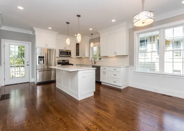 $5,100 | 33 Eddy Street, Unit 1, Waltham, MA 02453