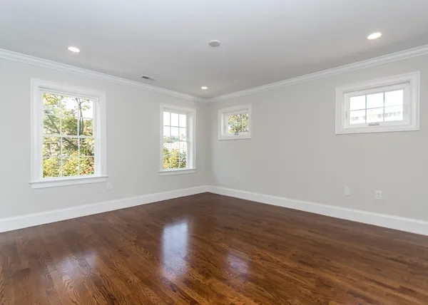 $5,100 | 33 Eddy Street, Unit 1, Waltham, MA 02453