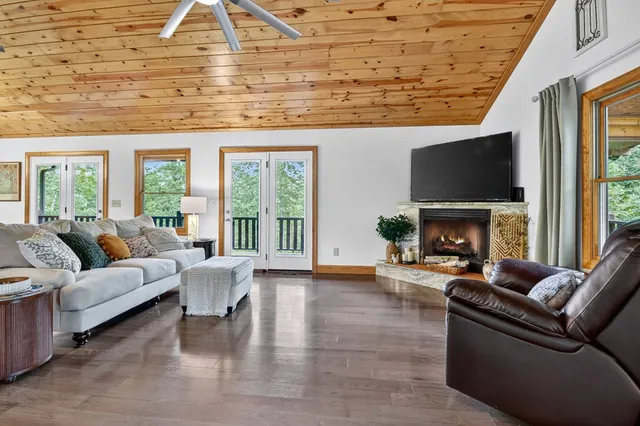 $563,900 | 380 Bear Trail, Murphy, NC 28906