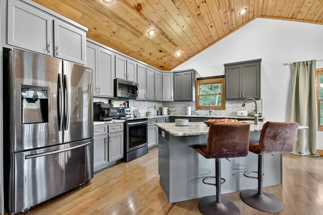 $563,900 | 380 Bear Trail, Murphy, NC 28906