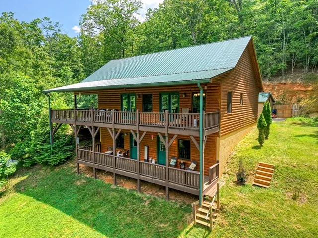 $563,900 | 380 Bear Trail, Murphy, NC 28906