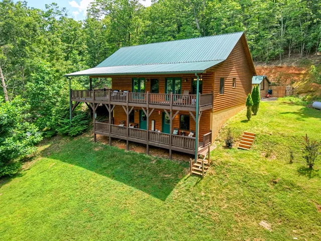 $563,900 | 380 Bear Trail, Murphy, NC 28906