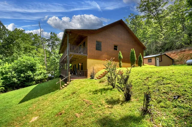 $563,900 | 380 Bear Trail, Murphy, NC 28906