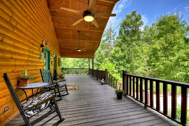 $563,900 | 380 Bear Trail, Murphy, NC 28906