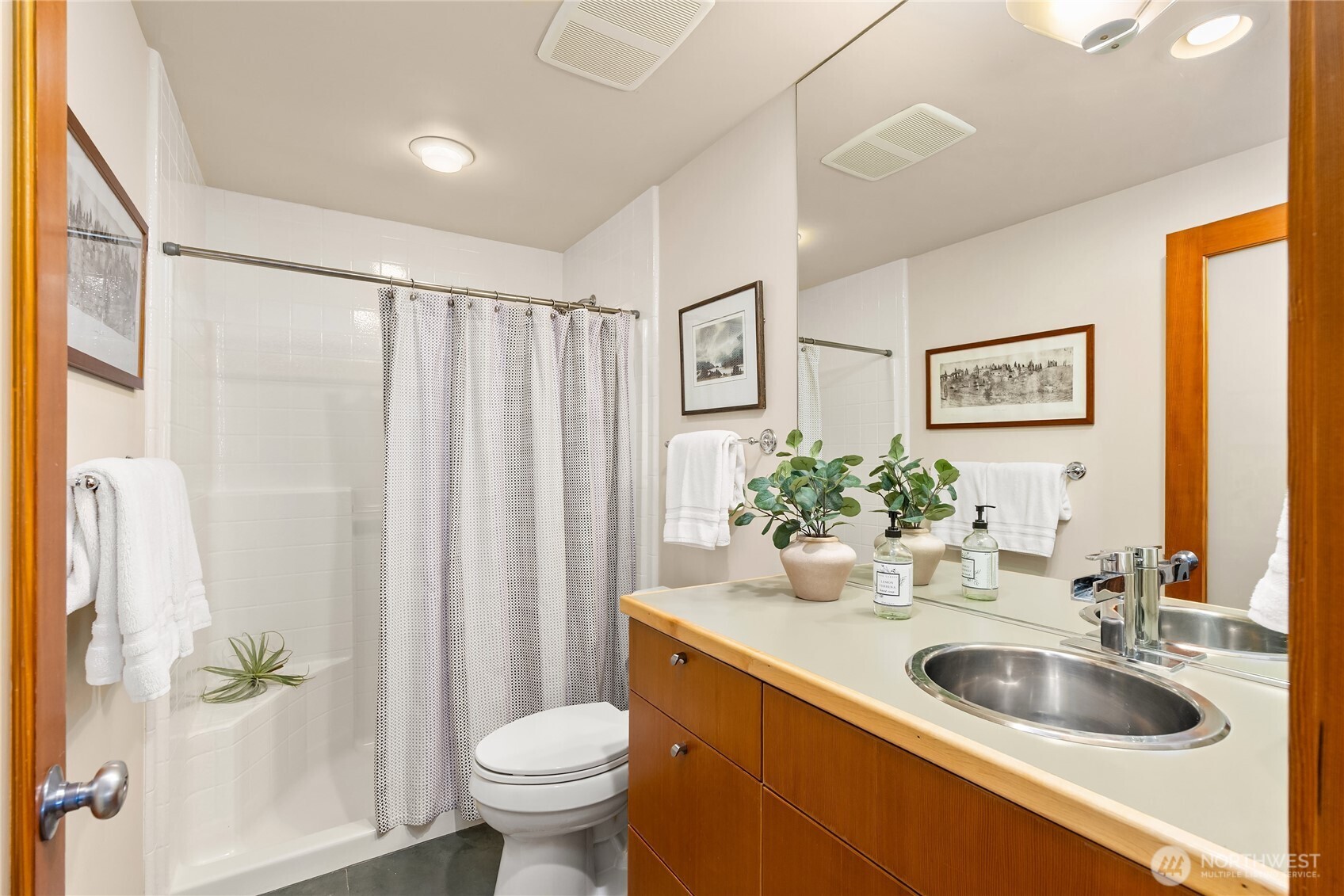 16221 Reitan Road Northeast Bainbridge Island, WA 98110 - Photo 31 of 40