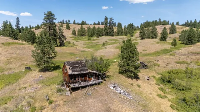$349,000 | 253 White Mountain Road, Curlew, WA 99118