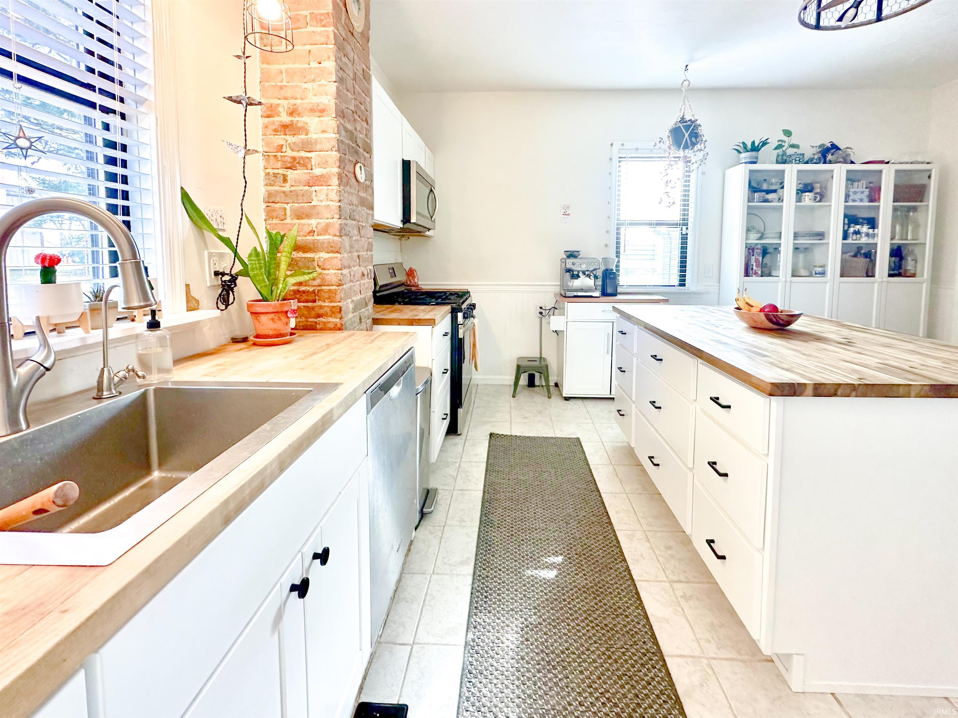 2505 Meier Road Evansville, IN 47720 - Photo 2 of 30