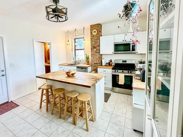 $374,900 | 2505 Meier Road, Evansville, IN 47720