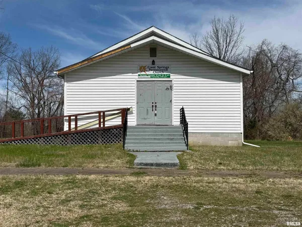 $40,000 | 300 West Borton Avenue, Creal Springs, IL 62922