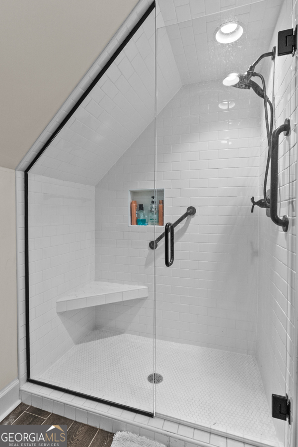 2115 Cumberland Lane Albany, GA 31707 - Photo 30 of 47 a bathroom with a shower