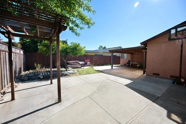 $968,000 | 17354 Via El Cerrito, San Lorenzo, CA 94580
