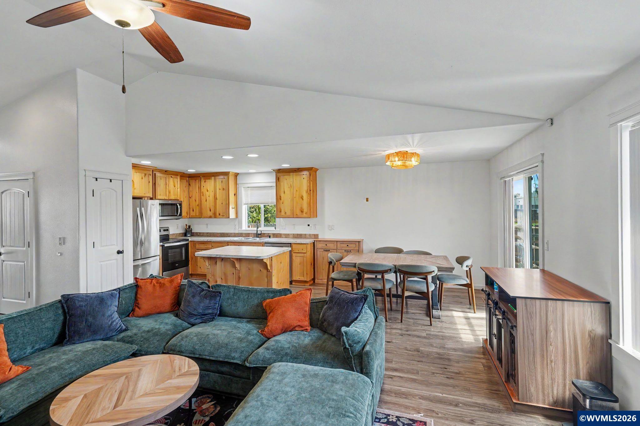 179 Northwest Card Avenue Dallas, OR 97338 - Photo 9 of 35