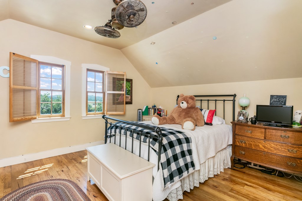 4535 Morris Ranch Road Fredericksburg, TX 78624 - Photo 18 of 46 Gallery Image 18