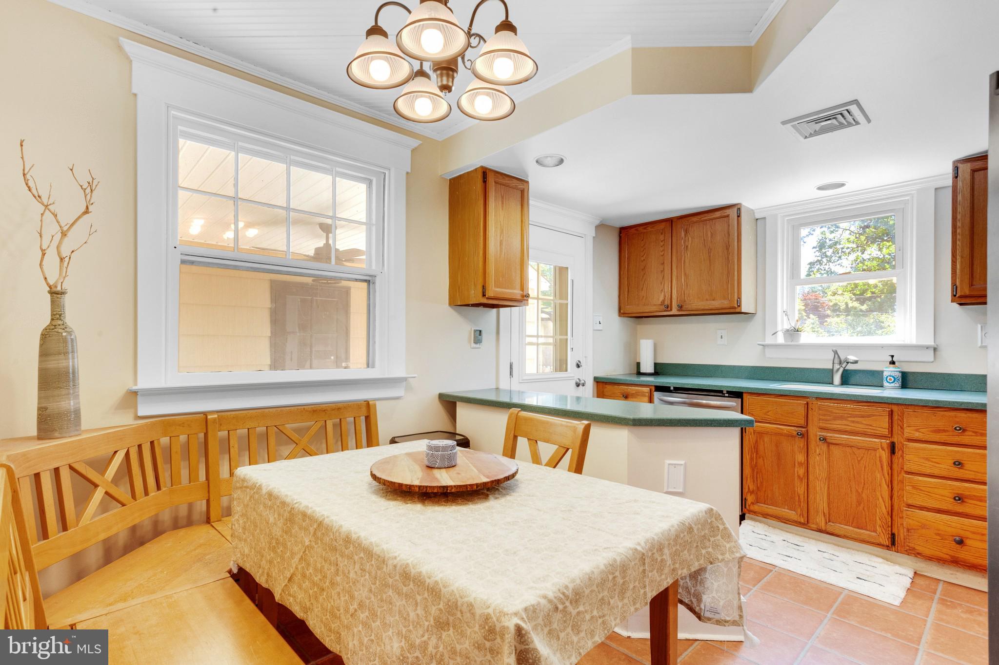 915 Old Ford Road Huntingdon Valley, PA 19006 - Photo 7 of 25 eat-in area of kitchen