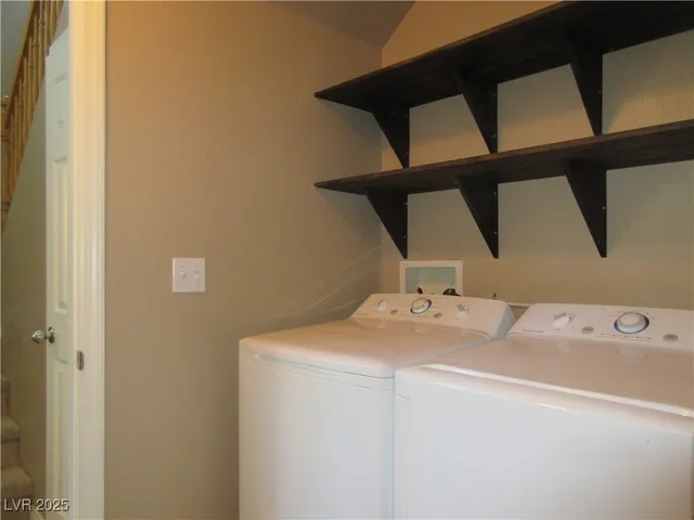 $2,100 | 8056 Aztec Basin Avenue, Las Vegas, NV 89131