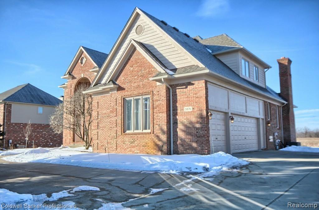 3876 Fawn Drive Rochester, MI 48306 - Photo 41 of 43 3_Car_Garage.jpg