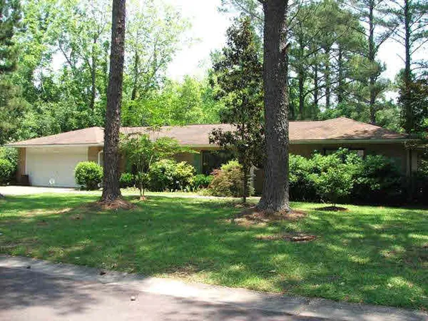 $1,150 | 304 Simon Street, Fairhope, AL 36532