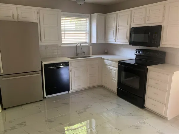 $2,200 | 411 South Benge Street, McKinney, TX 75069