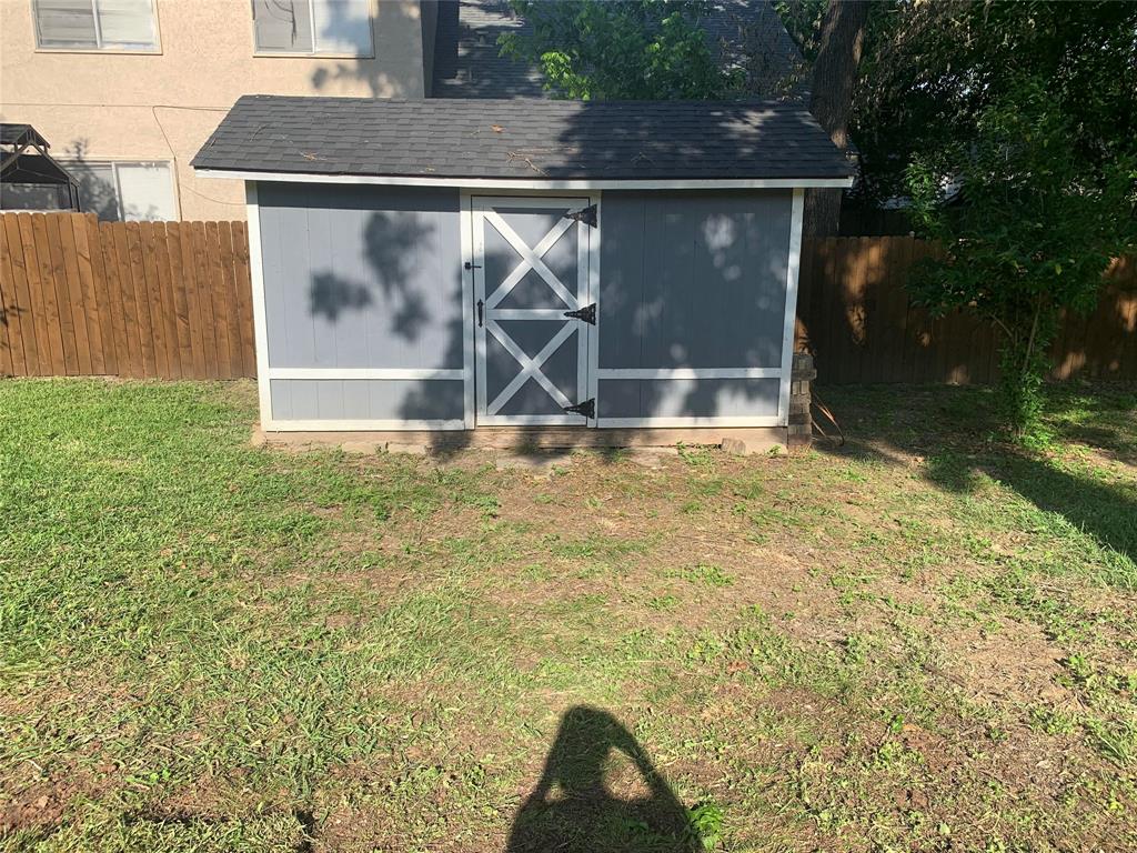 411 South Benge Street McKinney, TX 75069 - Photo 10 of 13 a view of outdoor space and garden
